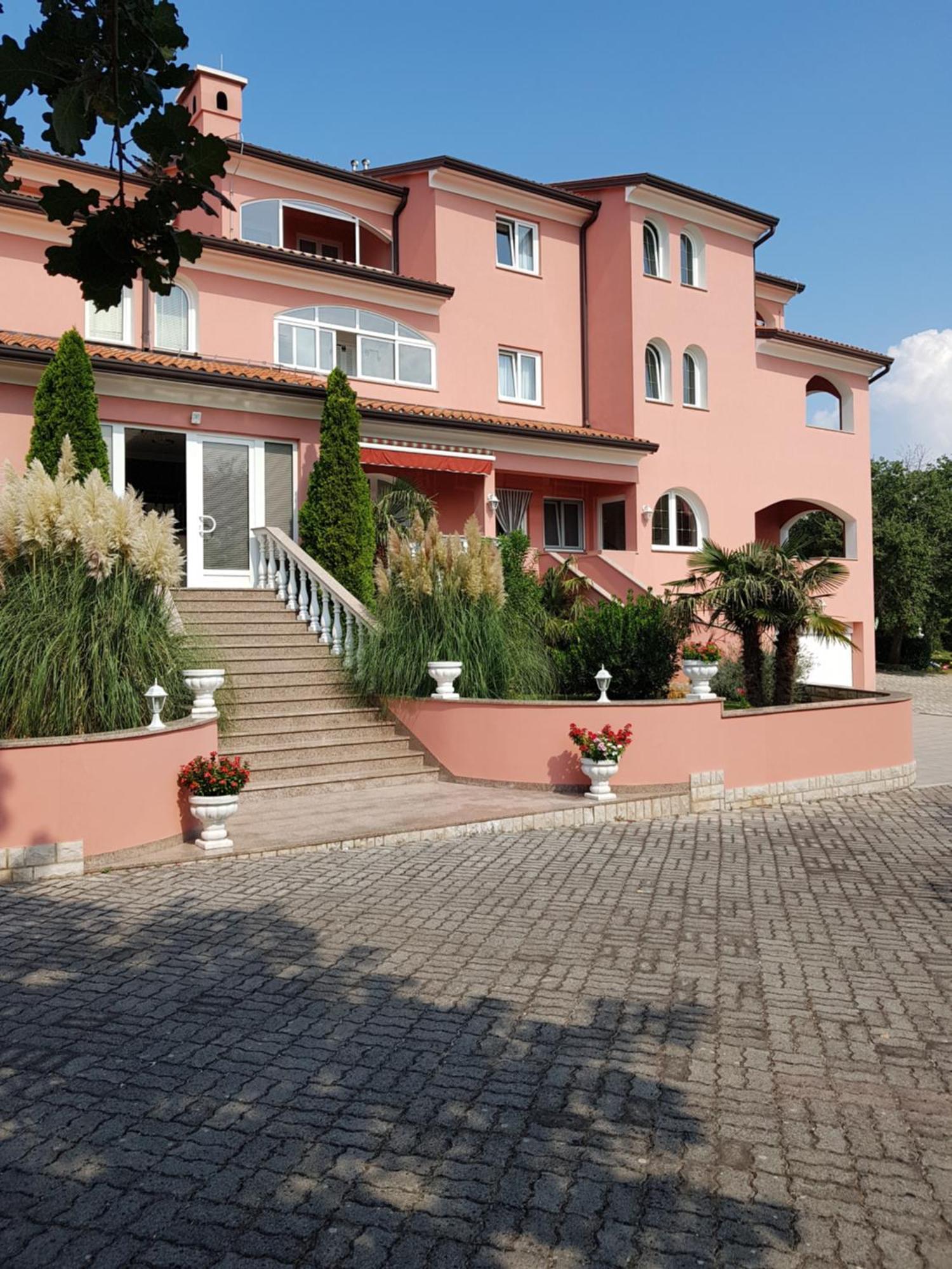 Apartments And Rooms Villa Chiara 크르니카 외부 사진