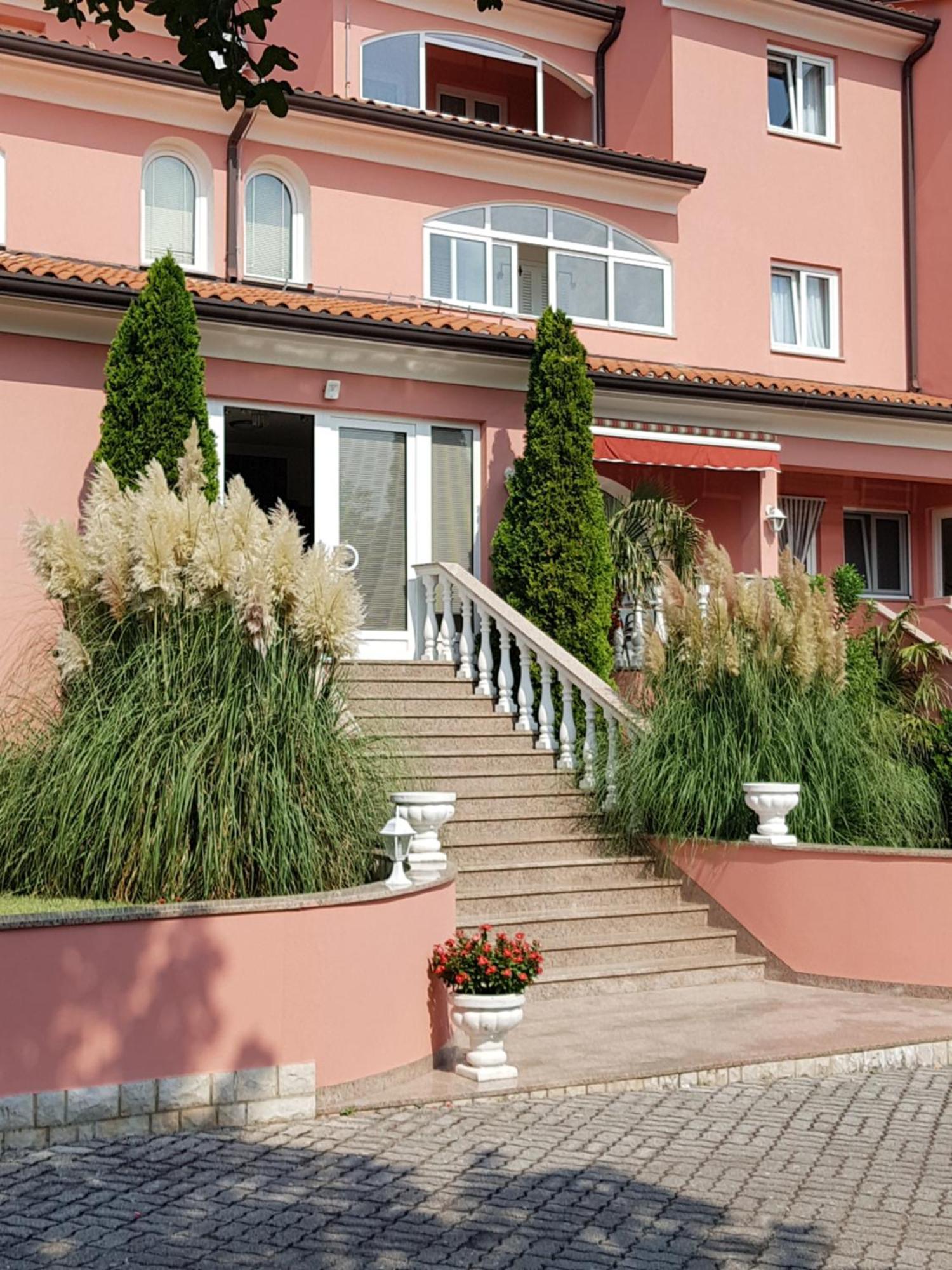 Apartments And Rooms Villa Chiara 크르니카 외부 사진